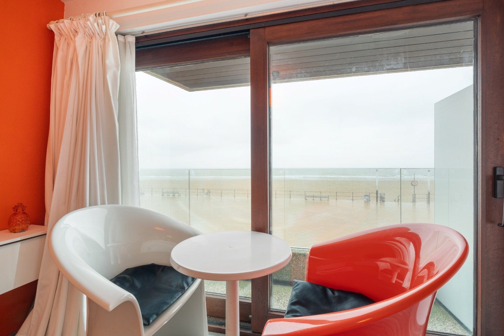 STUDIO MET FRONTAAL ZEEZICHT EN TERRAS OP TOPLIGGING foto 9