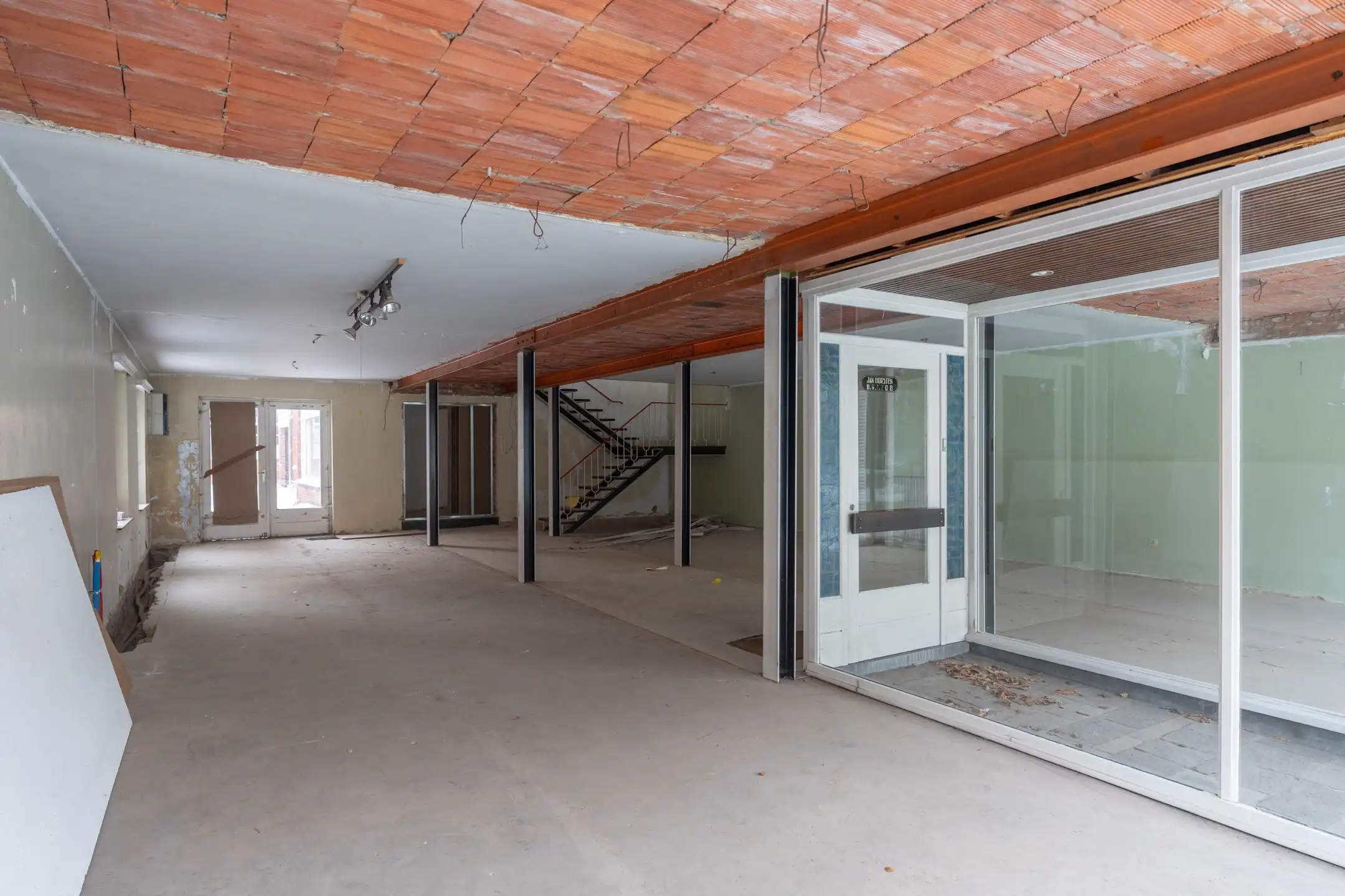 Ontwikkelingsmogelijkheid! Renovatieproject voor 5 appartementen. foto 4