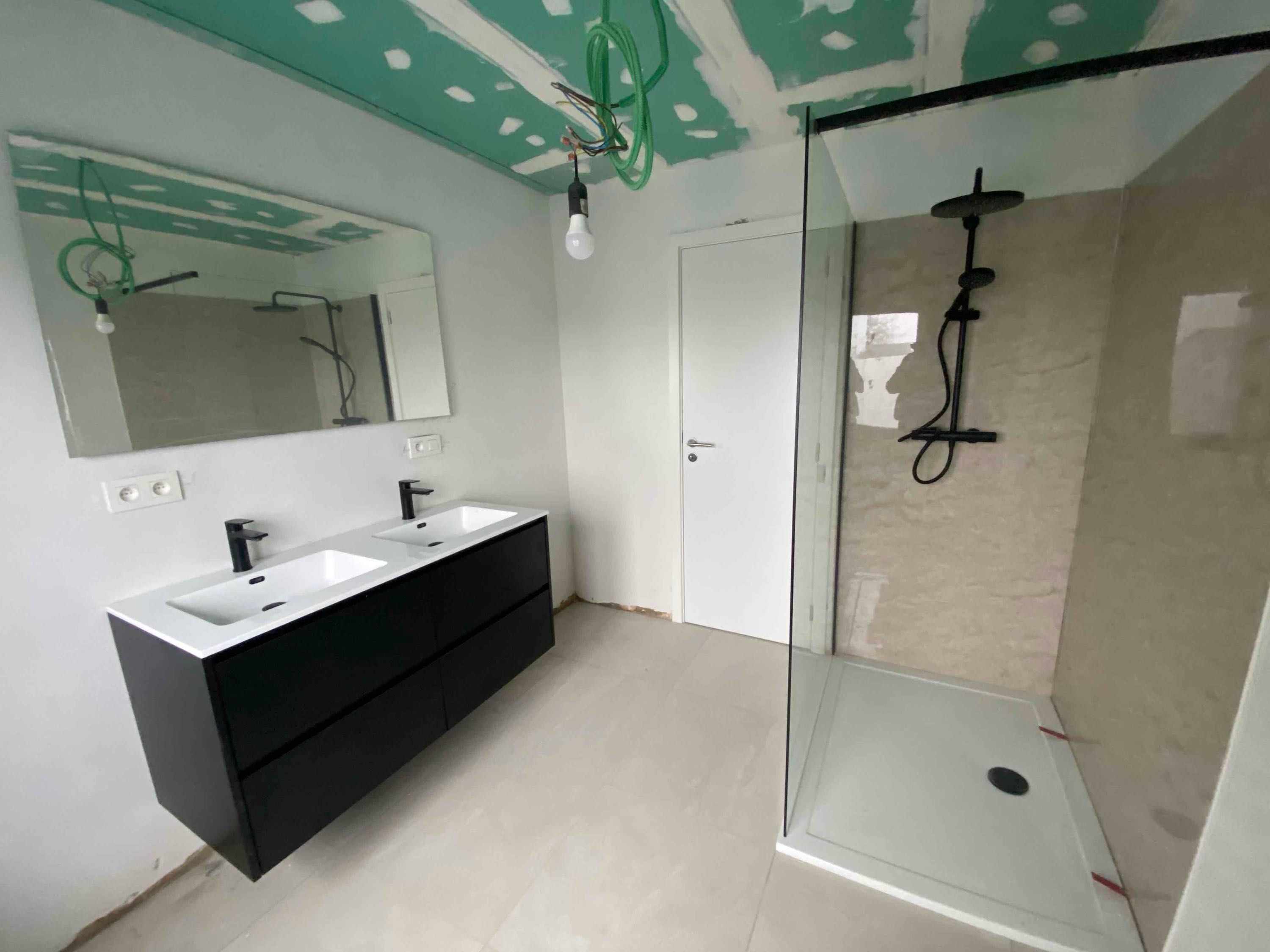 Volledig vernieuwe woning met tuin foto 2