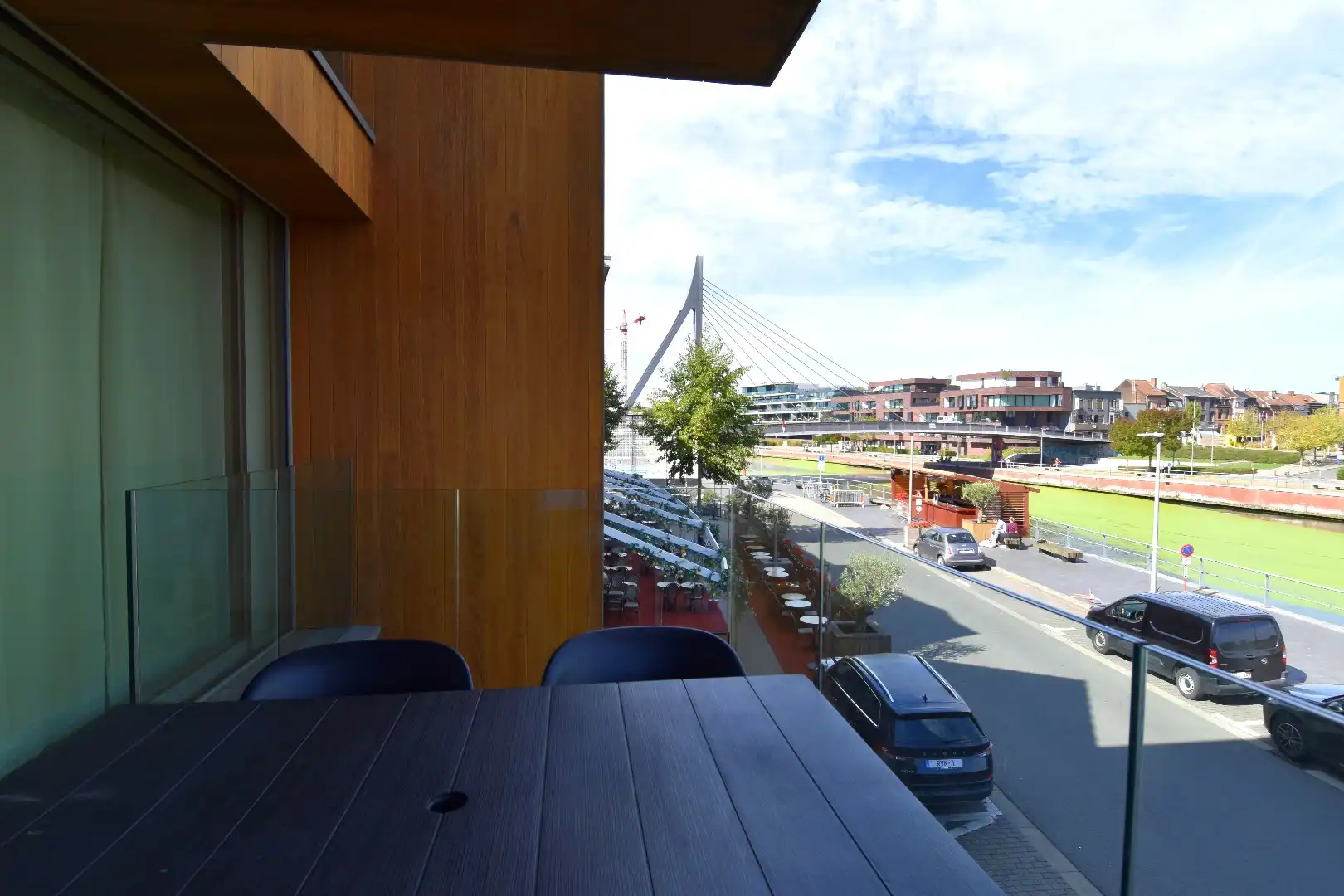 Recent appartement te koop in Kortrijk met frontaal zicht op de Leie foto 14