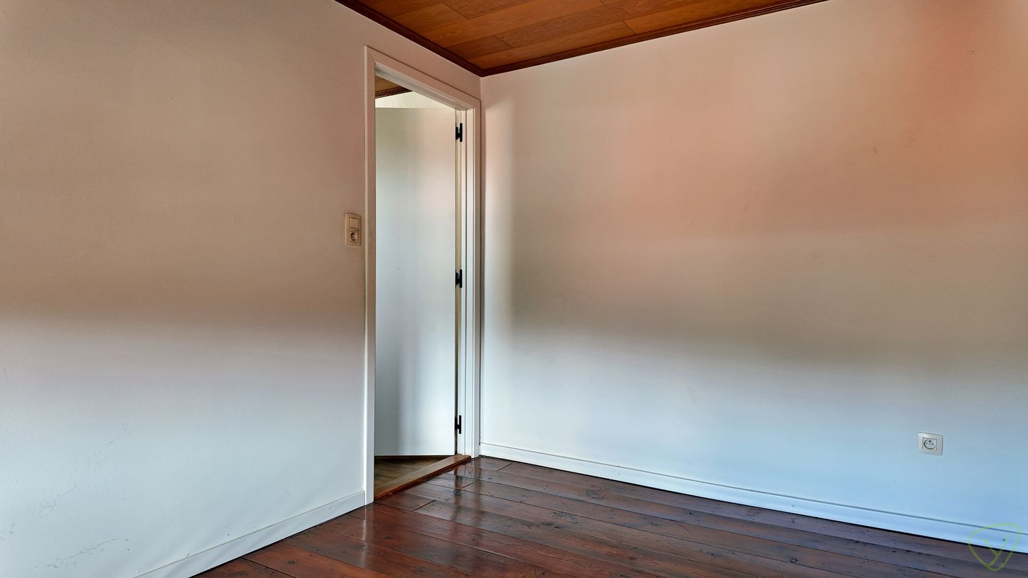 Gezellige stadswoning te huur met ruime garage en parking! foto 18