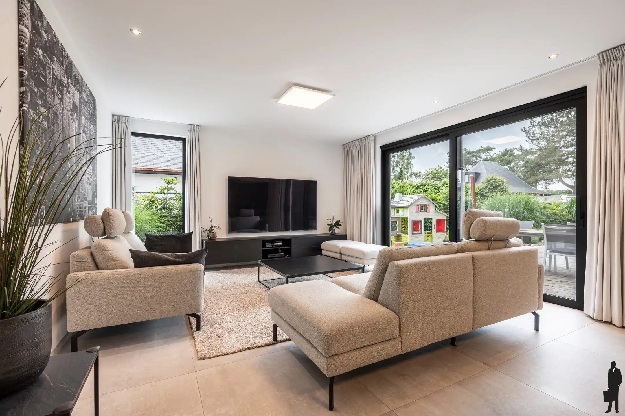 Ruime woning met multifunctionele studio foto 11
