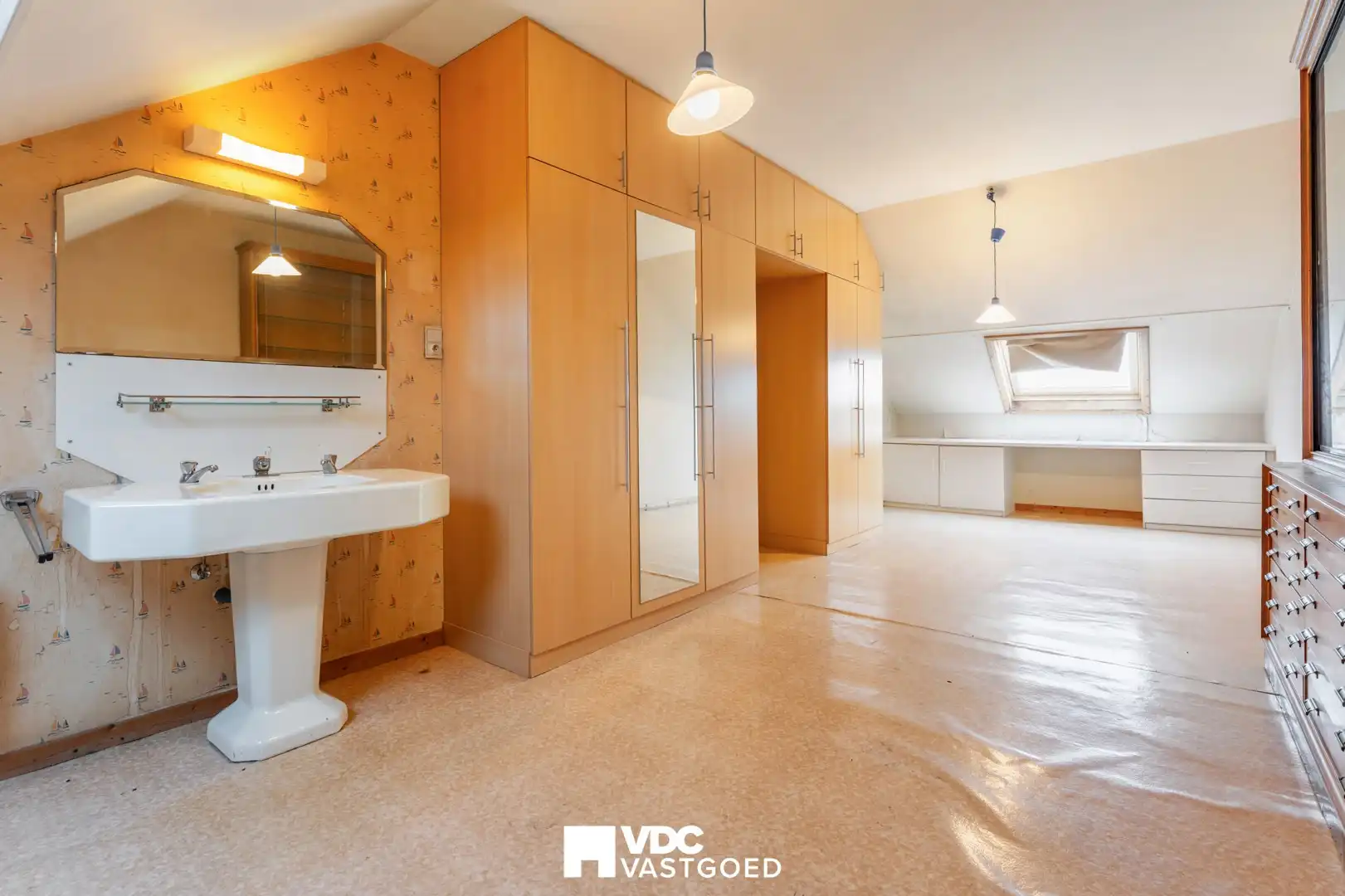 Uniek wonen & werken in hartje Tongeren – karakterpand met handelsgelijkvloers en ruim appartement foto 27