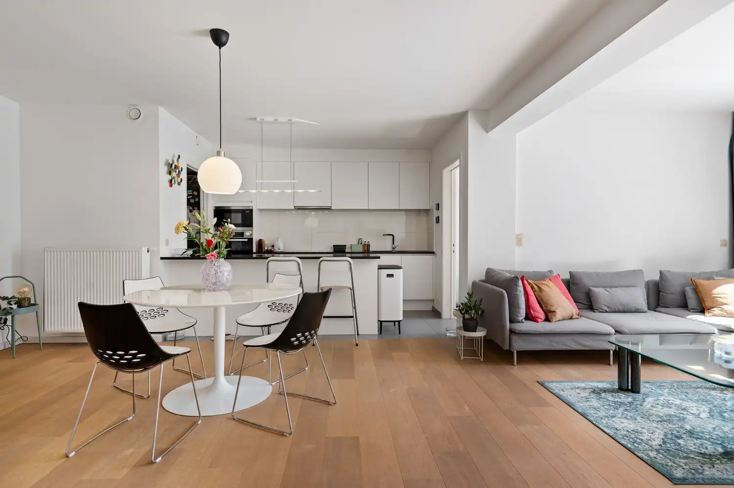 Instapklaar gelijkvloers appartement met 3 SLPK en een ruim tuin/terras in Antwerpen! foto 3