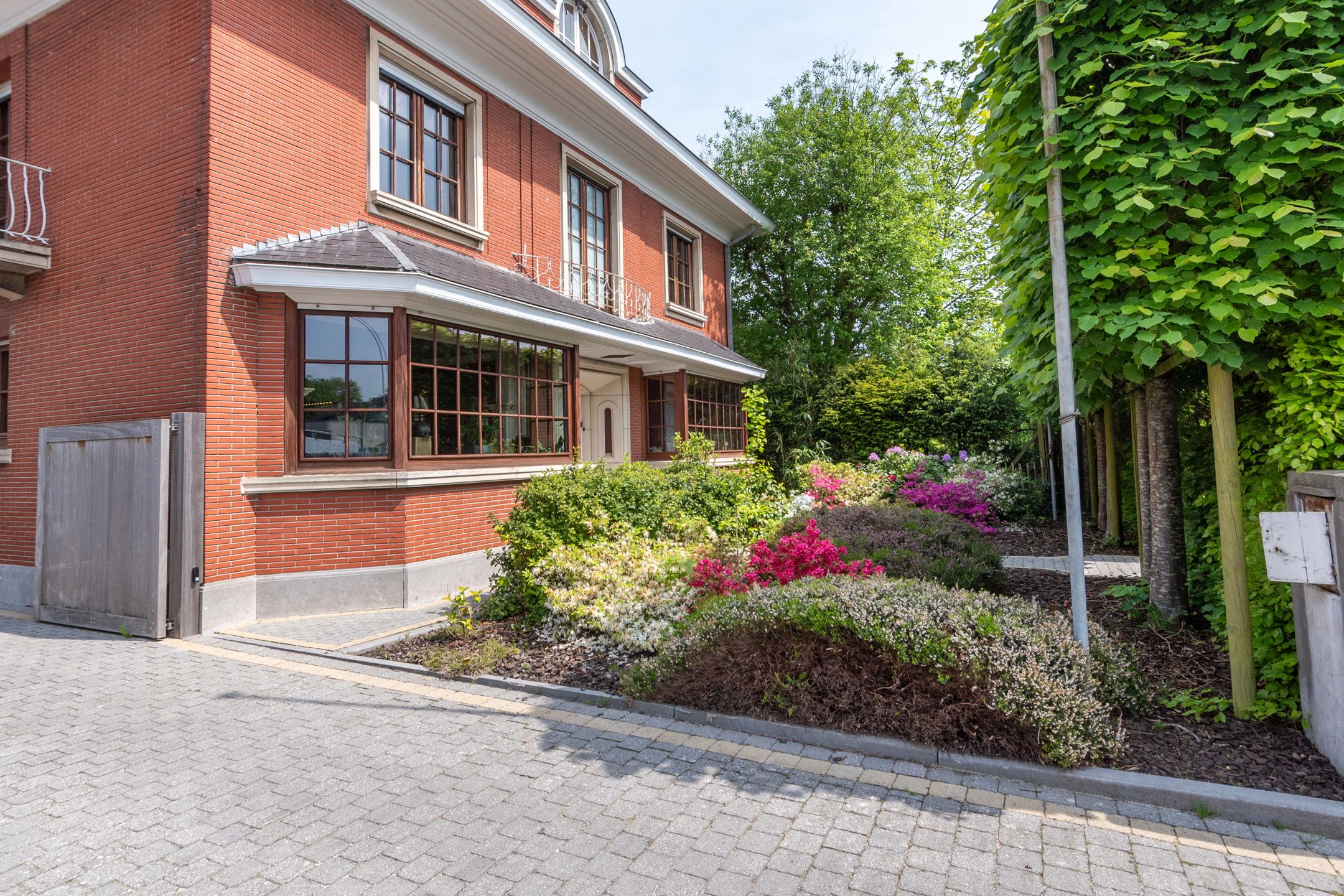 Meesterwoning met bouwgrond en extra mogelijkheden foto 2
