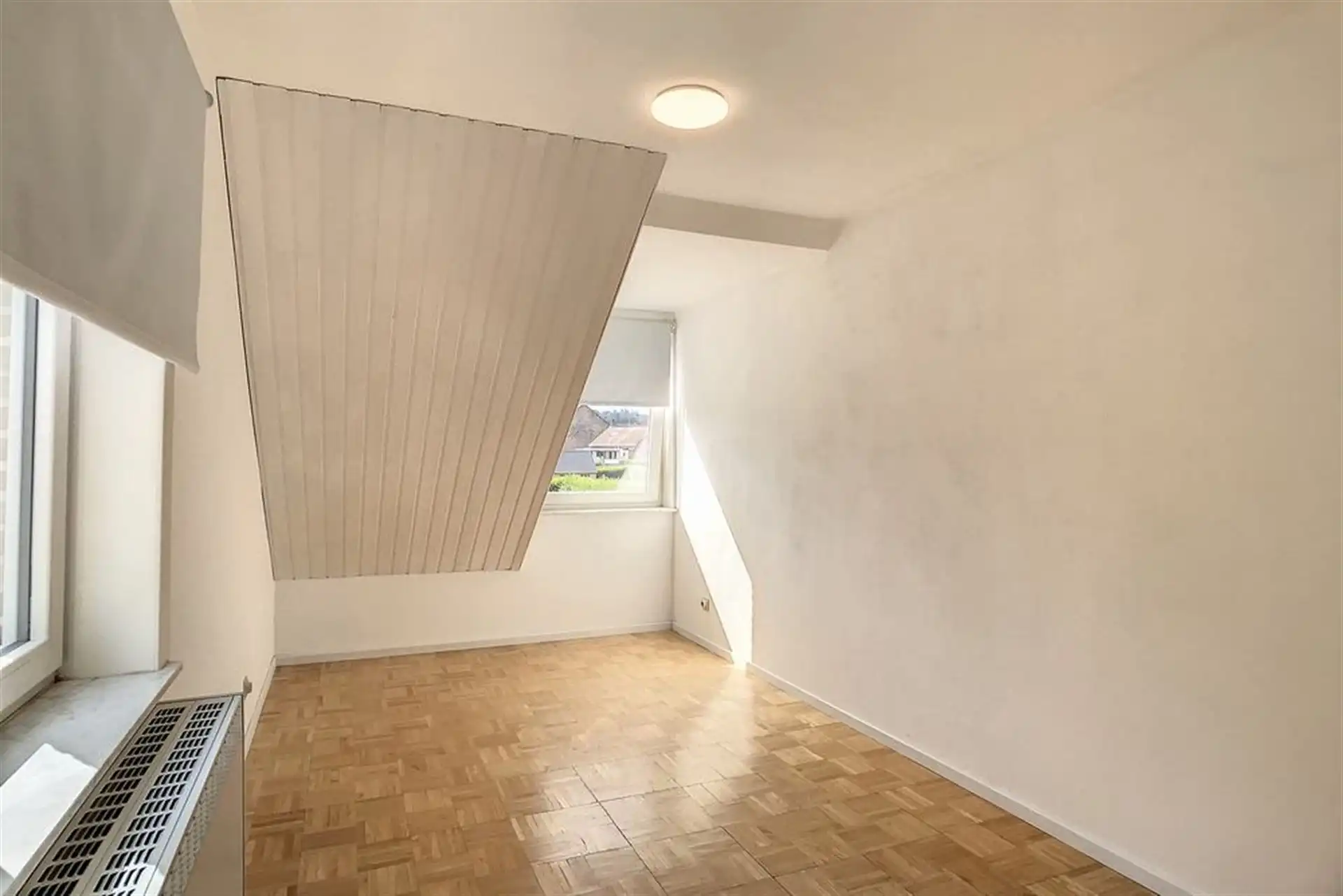 Instapklare half-open bebouwing met 3 slaapkamers en tuin foto 24