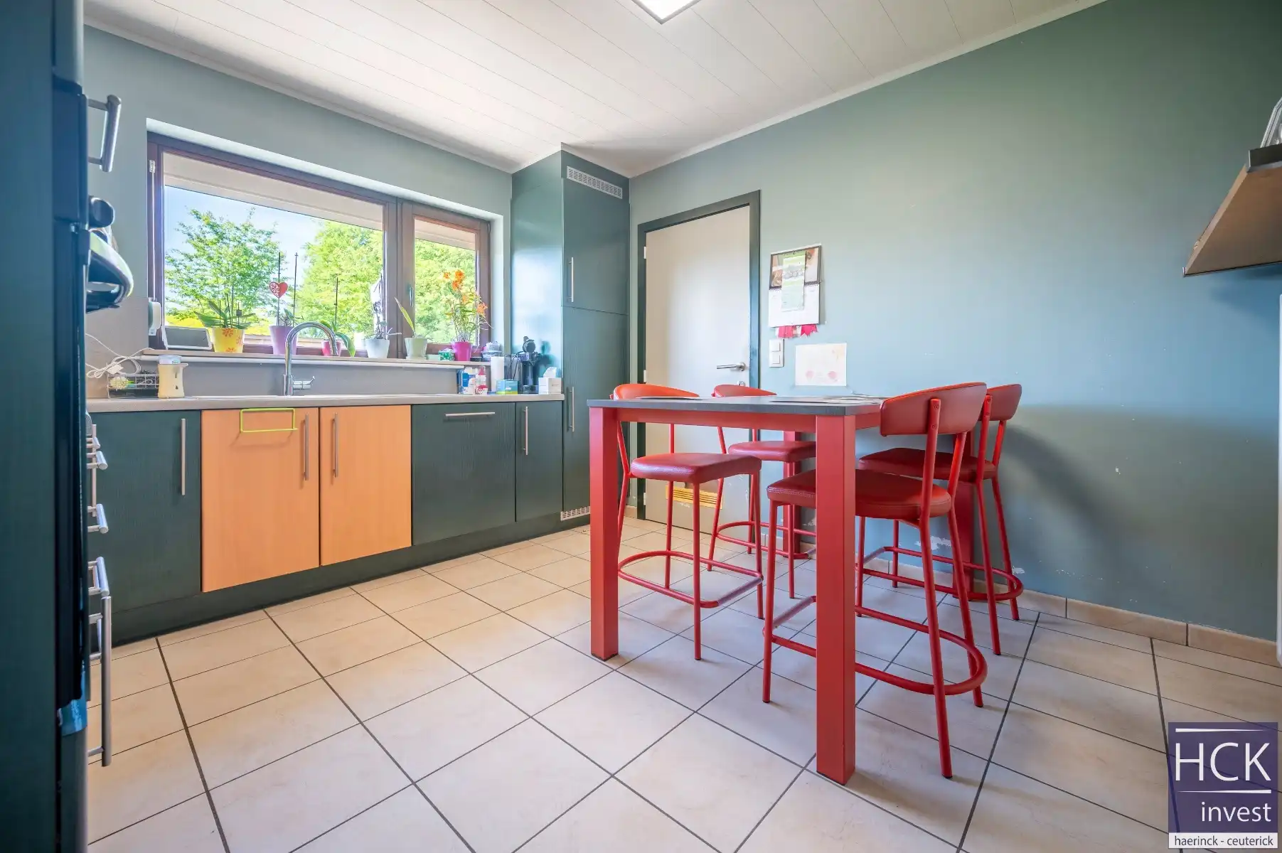 KRUISHOUTEM - Uitermate goed onderhouden woning met 3 SLPK. op toplocatie! foto 10