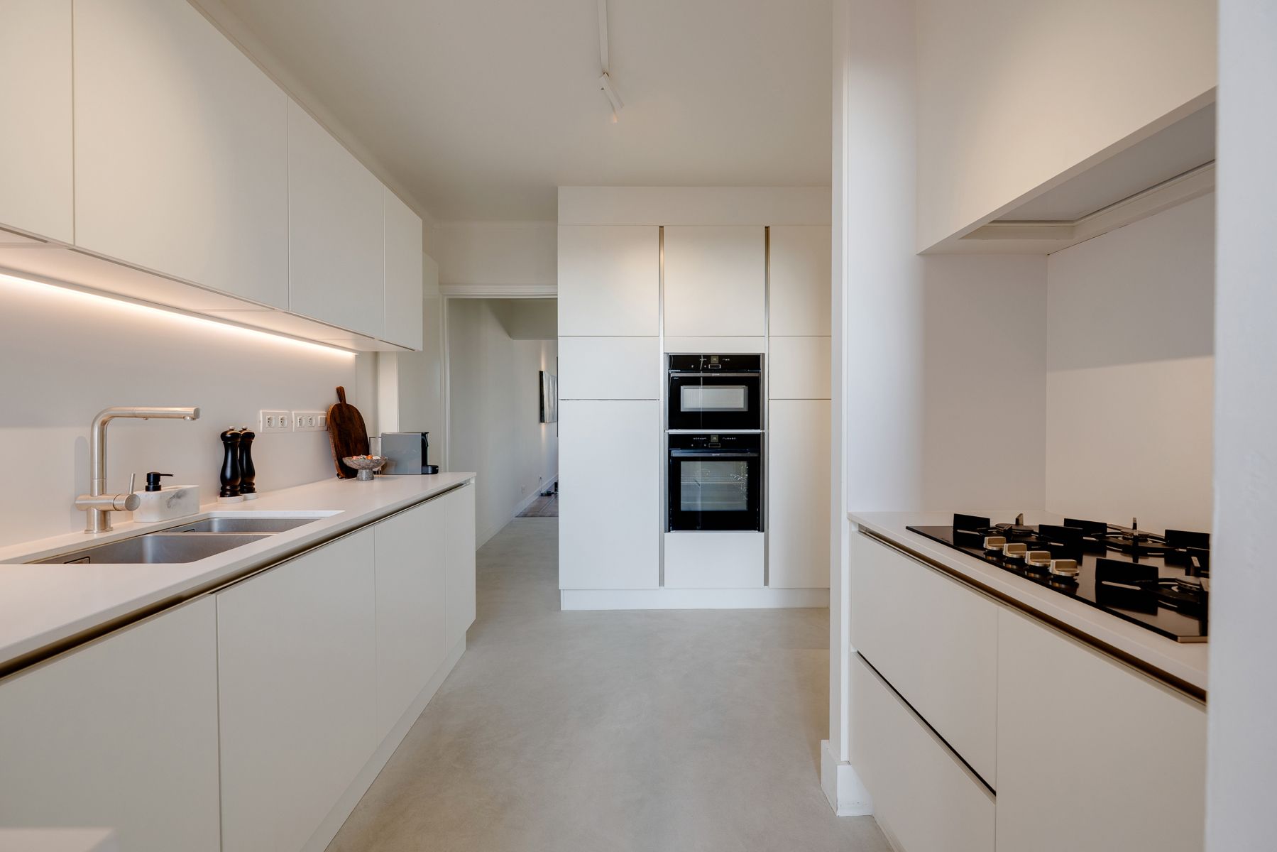 Instapklaar appartement met buitenruimte aan het Albertpark foto 11