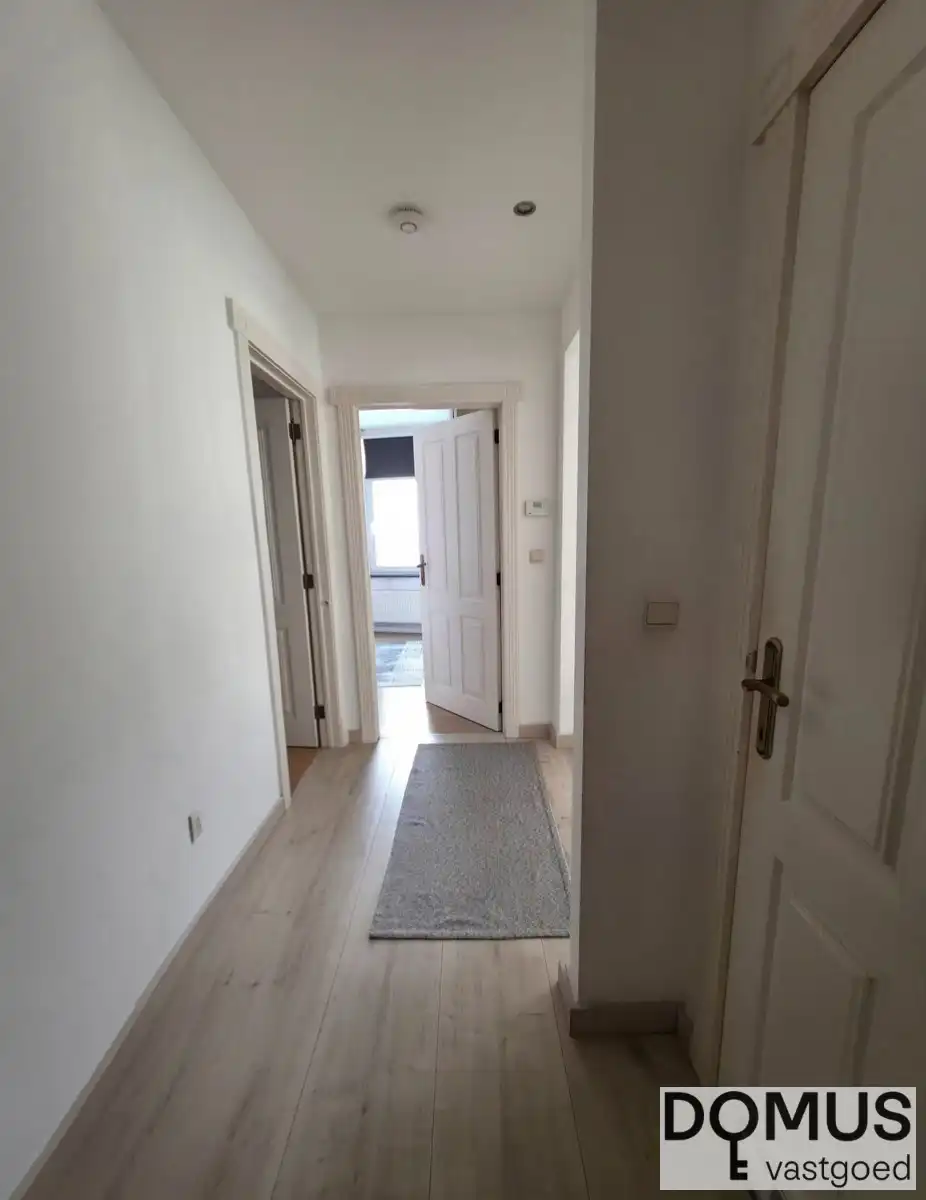 2 slaapkamer-appartement te koop in het hart van Evere foto 4