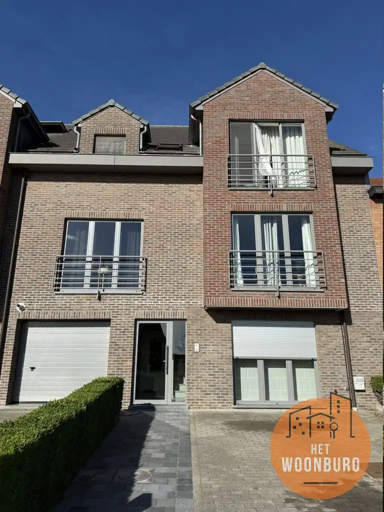 Triplex appartement met 3 slpks, bureel, garage en terras foto {{pictureIndex}}