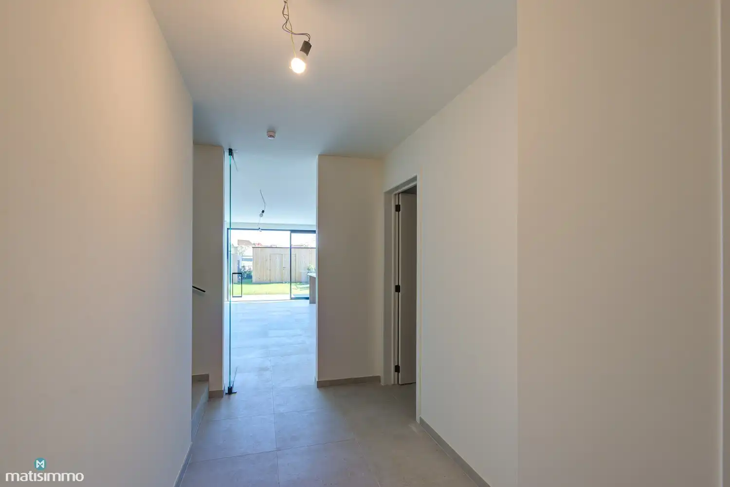 NIEUWBOUW DUPLEXAPPARTEMENT MET 2 SLAAPKAMERS, TUIN EN AUTOSTAANPLAATS NABIJ NABIJ HET CENTRUM VAN BILZEN foto 4