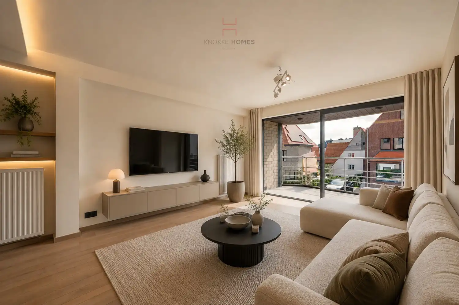 Gerenoveerd 3-kamerappartement met Zuidgericht terras vlakbij het Albertstrand foto 3