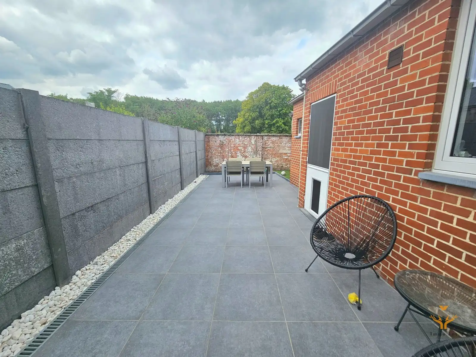 Ruime gezinswoning met tuin en garage te huur foto 12