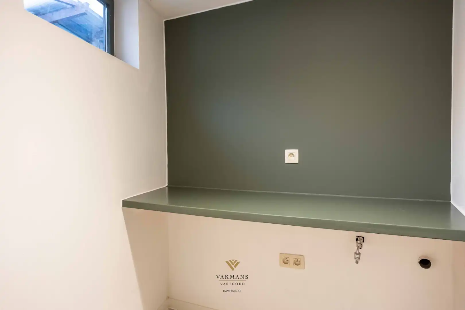 Prachtige gerenoveerde woning met 3 slaapkamers en tuin foto 26