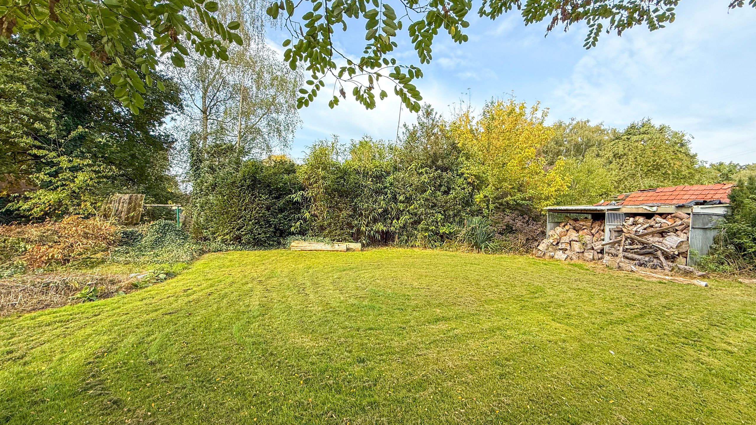 Karaktervolle open instapklare bebouwing met zeer ruime tuin! foto 44
