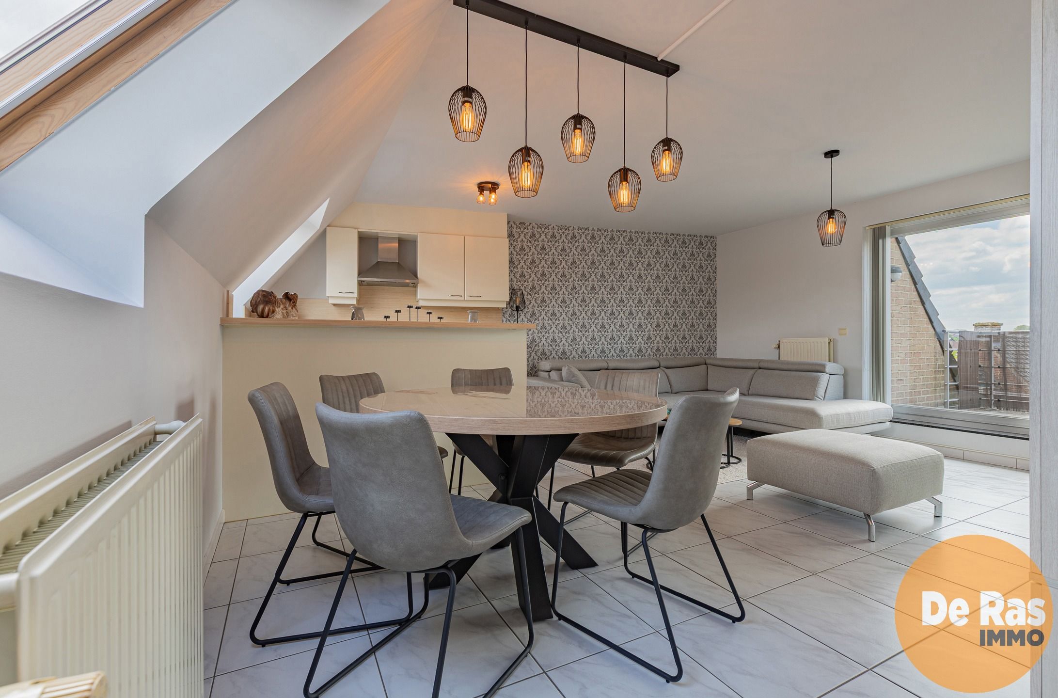 Schitterend dakappartement met terras en staanplaats foto {{pictureIndex}}