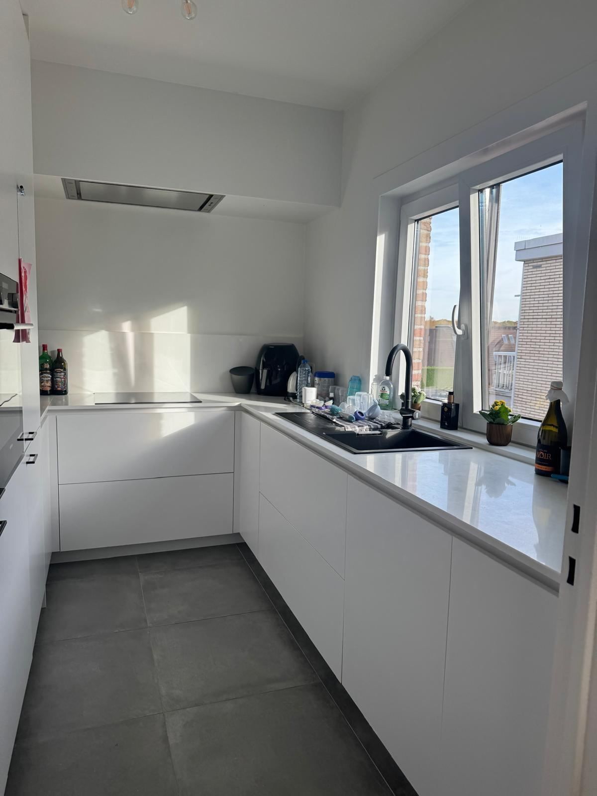 Mooi gerenoveerd 2 slaapkamer appartement foto 7