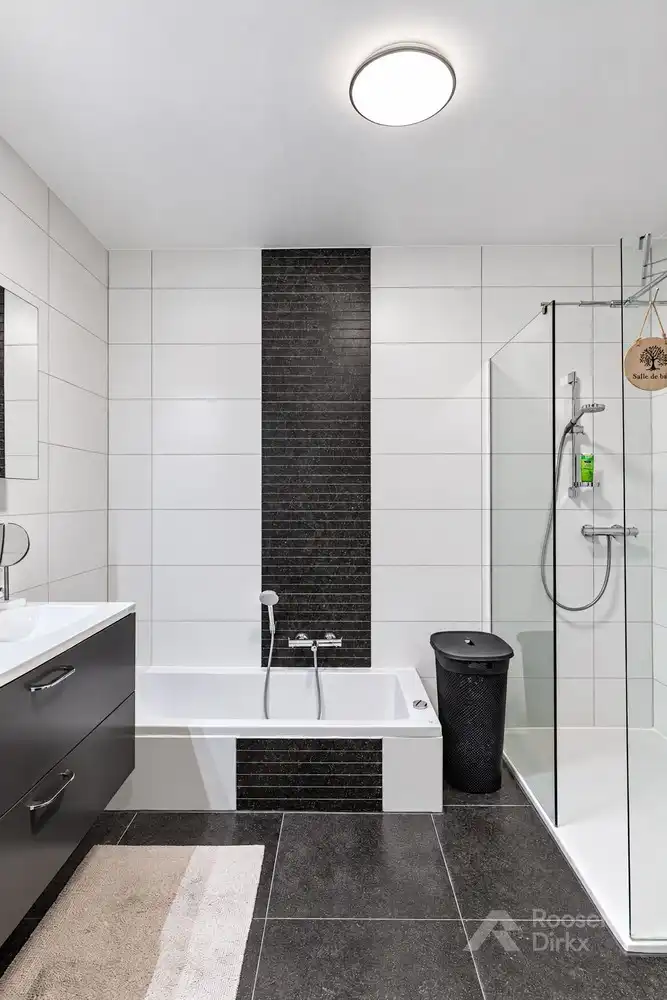 Luxe appartement (150m²) met 3 slaapkamers en 60m² terrassen te BREE. foto 24