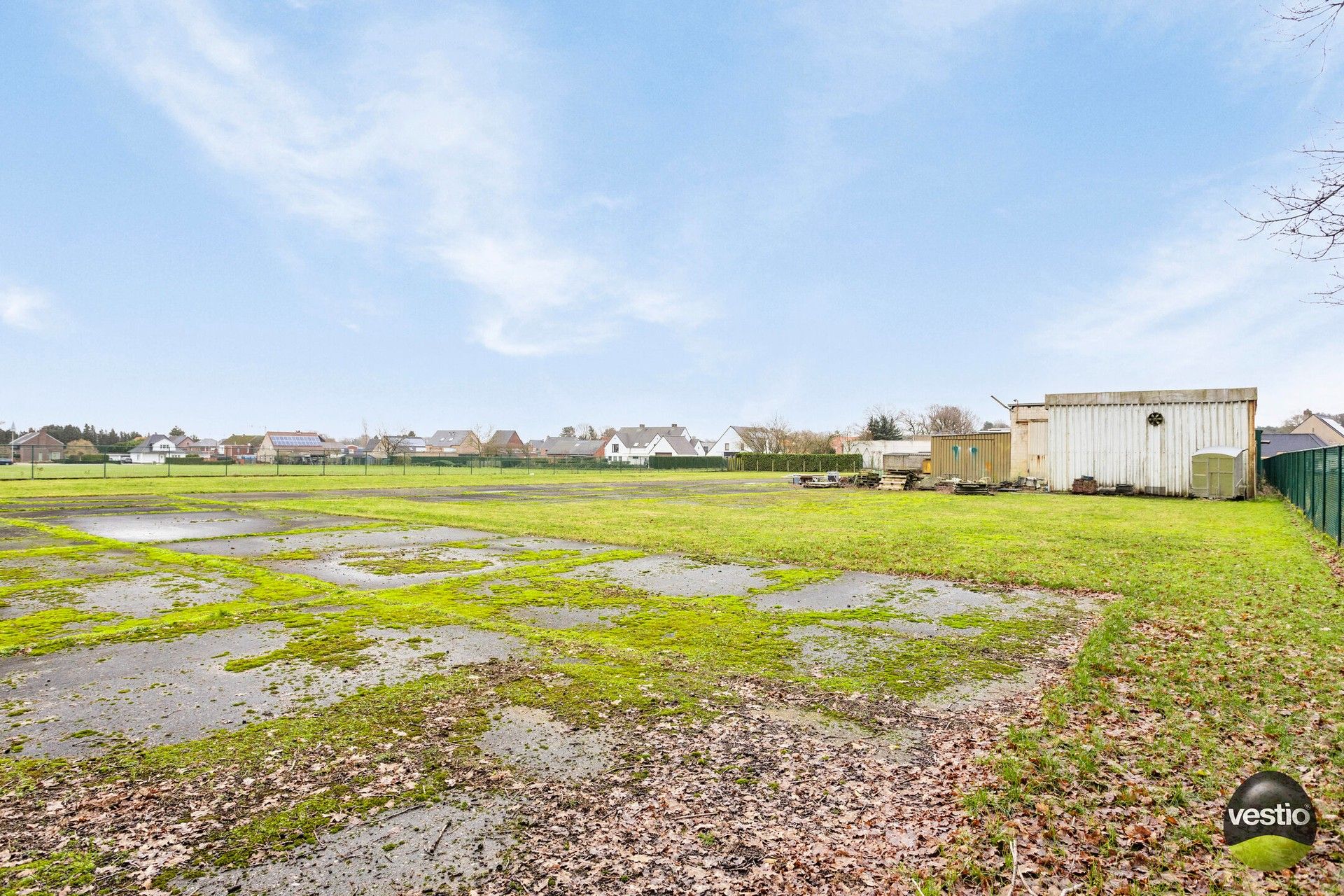 RUIME VILLA MET 430 M² WERKPLAATSEN OP 1,2 HECTARE foto 43