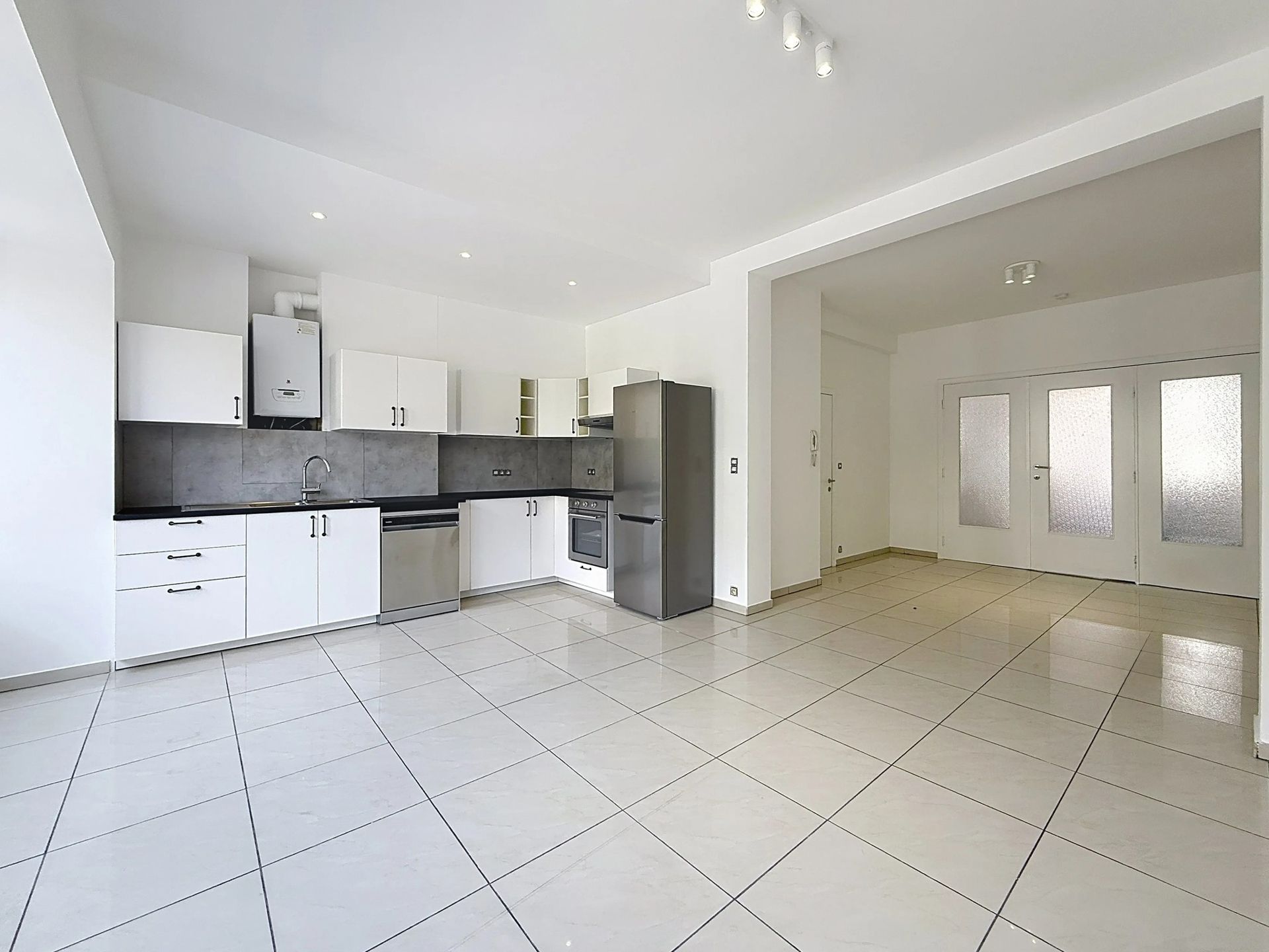 Prox. Tour en Taxi, mooi appartement 1 slaapkamer van ± 63m² foto 4