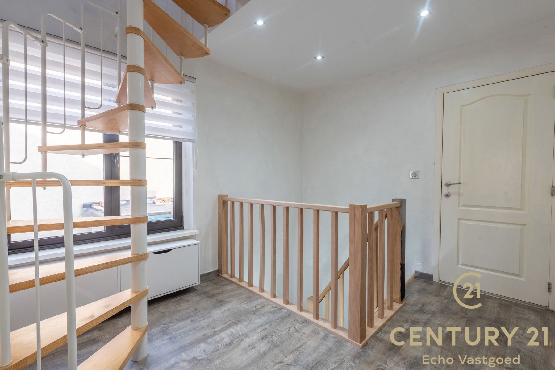 Recent gerenoveerde ruime woning met prachtige tuinlounge foto 16
