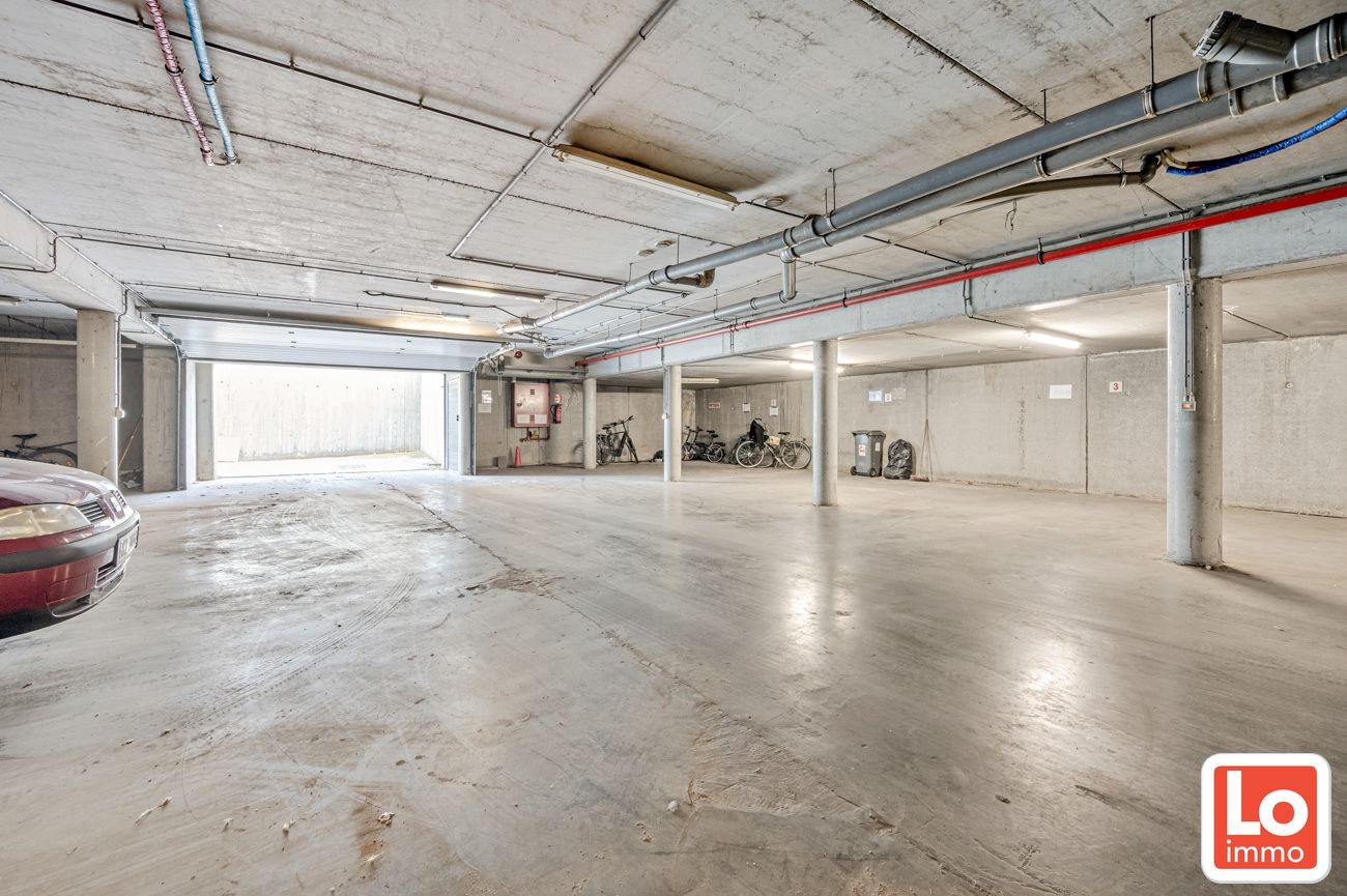Mooi appartement met 2 slpks, terras en autostaanplaats in centrum Lochristi foto 14