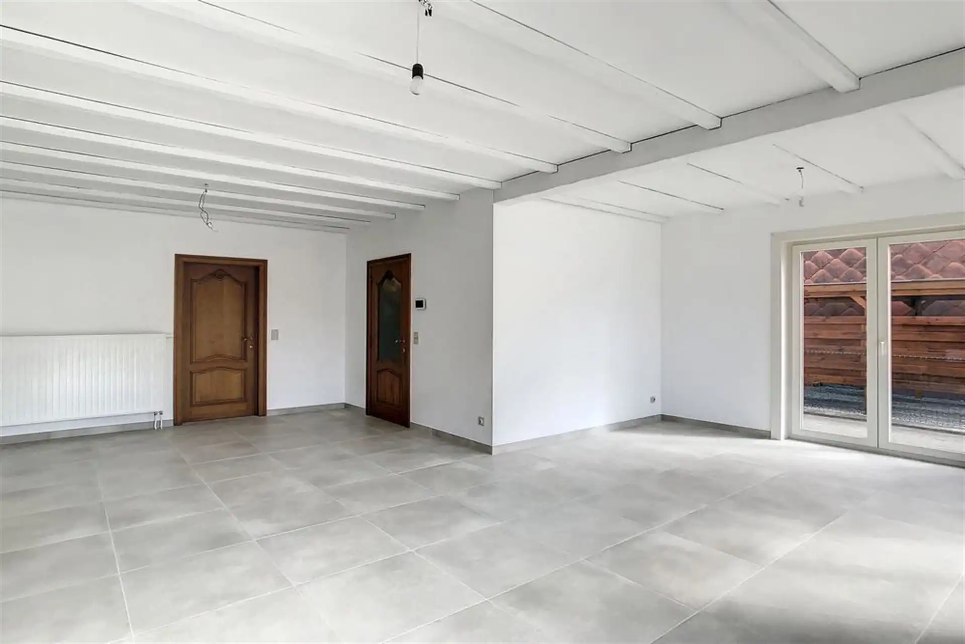 Instapklare half-open bebouwing met 3 slaapkamers en tuin foto 5