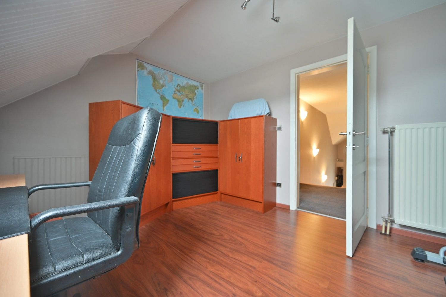 Riante woning met 5 slaapkamers (praktijkruimte), rustig gelegen nabij natuur foto 32