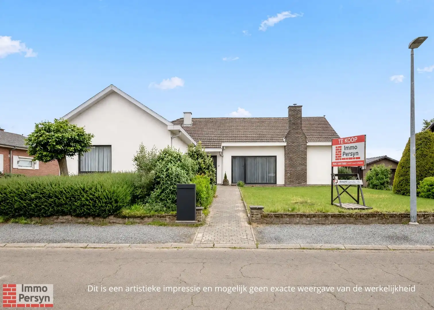 Gelijkvloerse woning met 3 slpk en dubbele garage foto 2