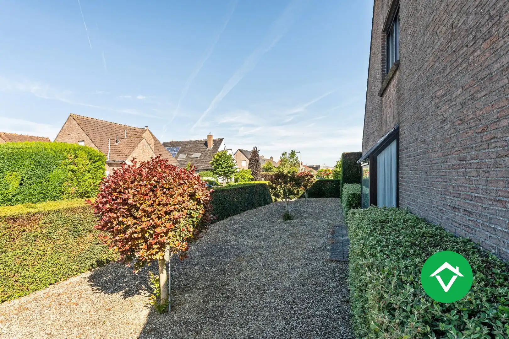 Stevige woning op gunstige ligging met 7 slaapkamers, dubbele garage en tuin te Roeselare foto 22