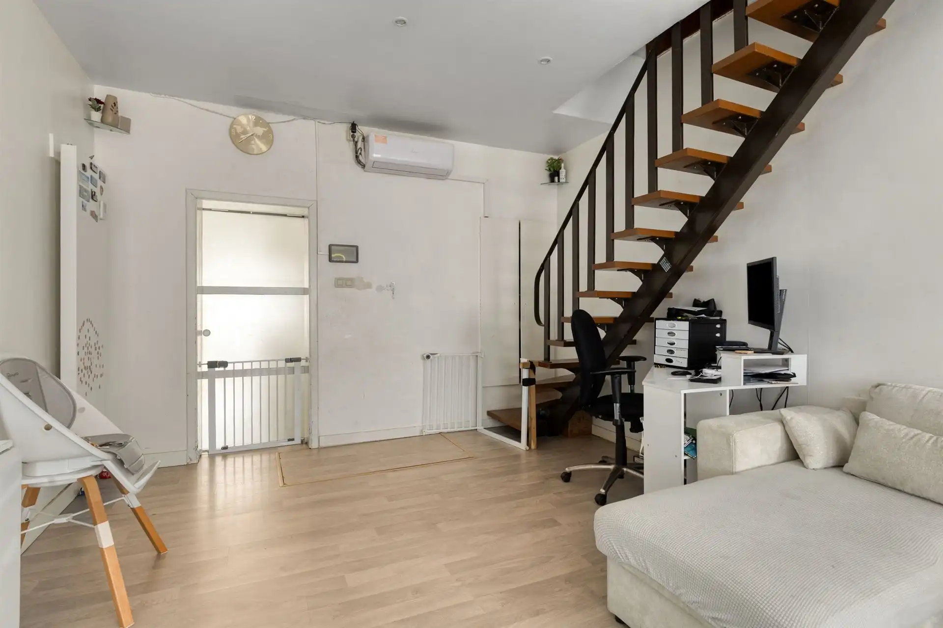 Woning met 2 (mogelijk 3) slaapkamers, tuin en garage.  foto 6