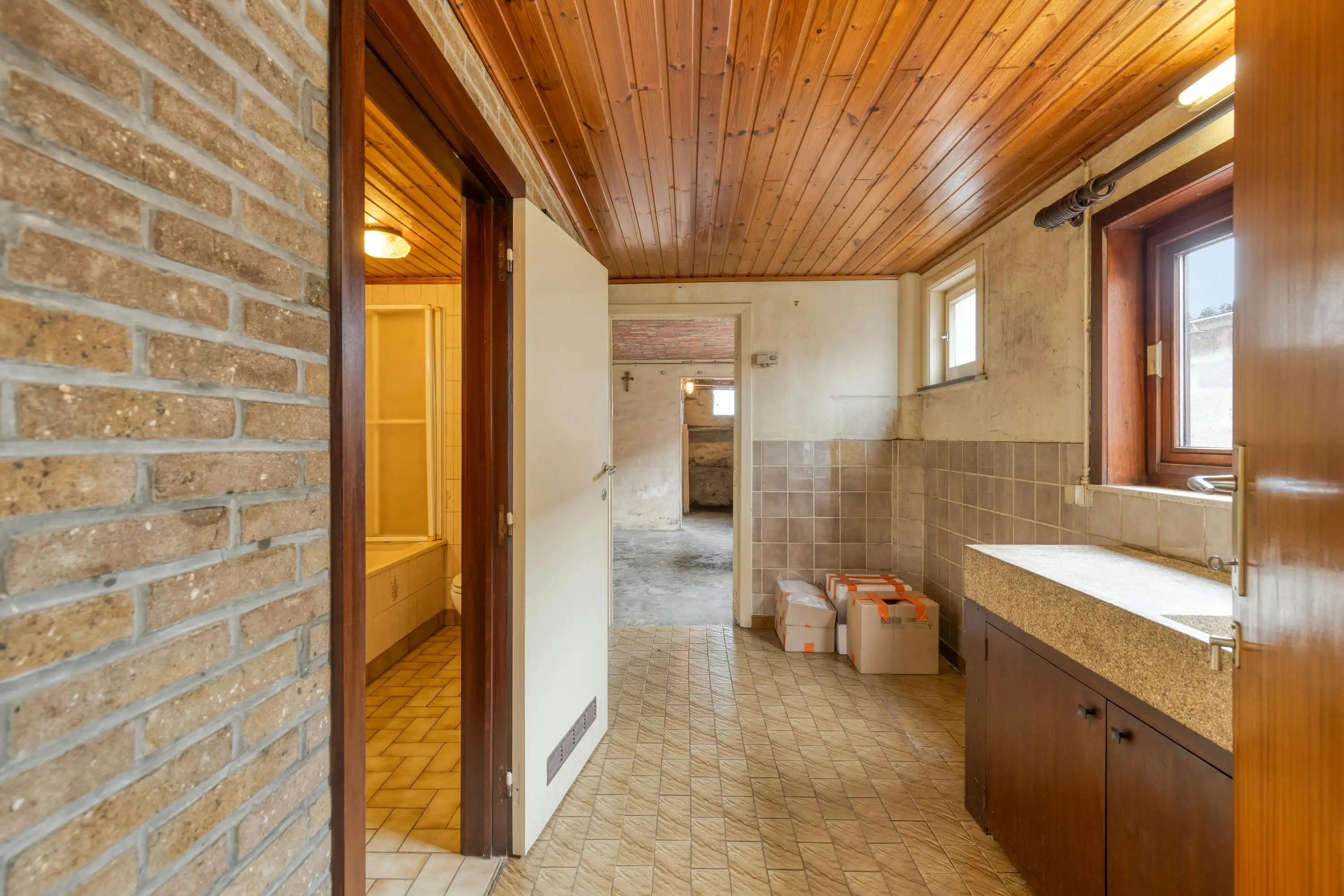Huis te koop in Woesten met 3 kamers, garage en tuin foto 18