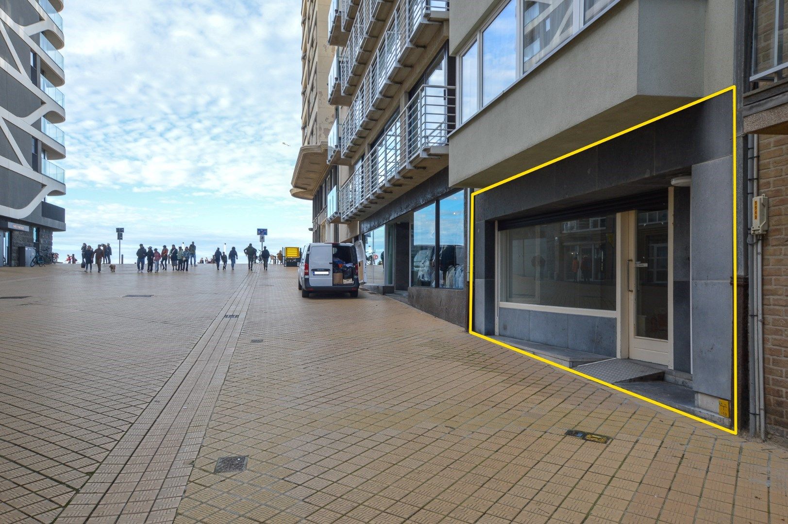 Gelijkvloerse handelsruimte op toplocatie te Oostende foto 6