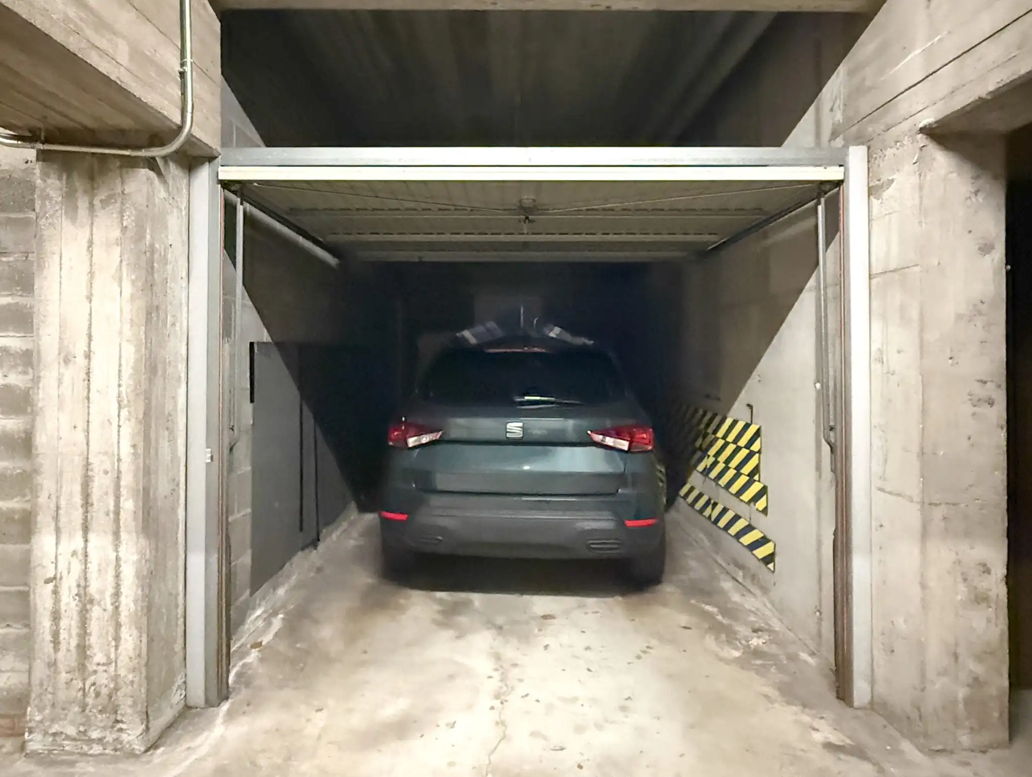 Appartement met twee slaapkamers, twee terrassen en garage in het hartje van Beveren foto 14