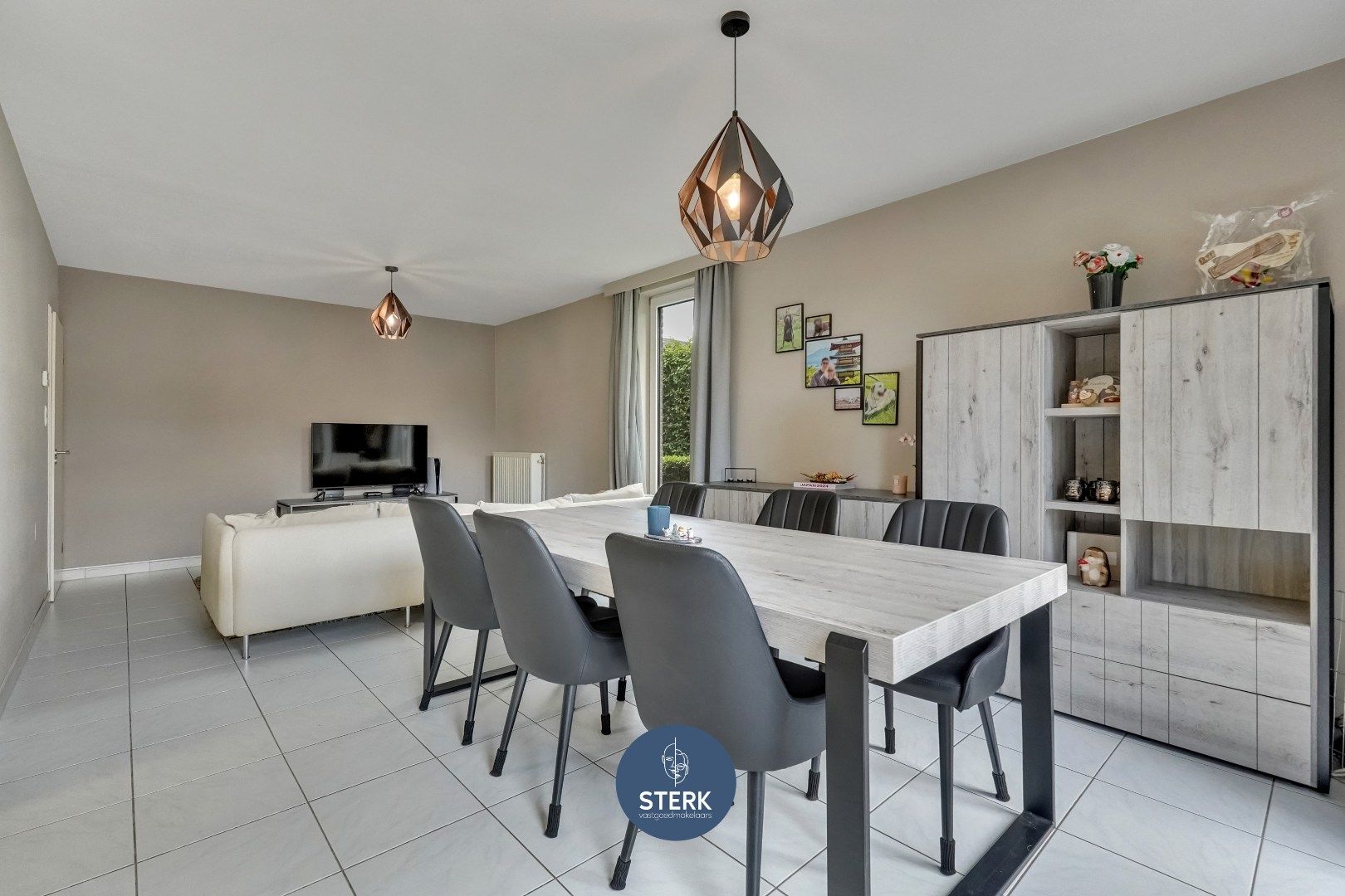 GELIJKVOERS APPARTEMENT VAN 89 M² MET TUIN VLAKBIJ MAASTRICHT ! foto 7