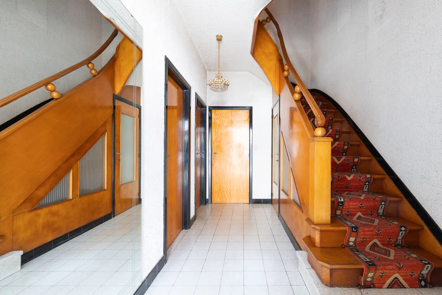 Gezinswoning met karakter en toekomstmogelijkheden foto 12