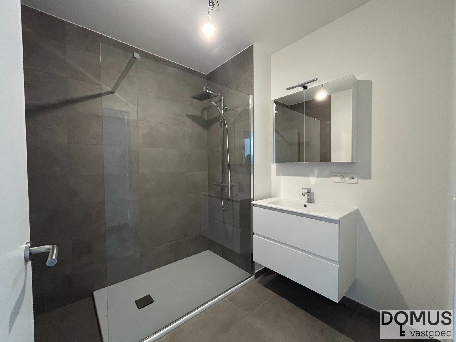 Splinternieuw, comfortabel en luxueus appartement foto 11