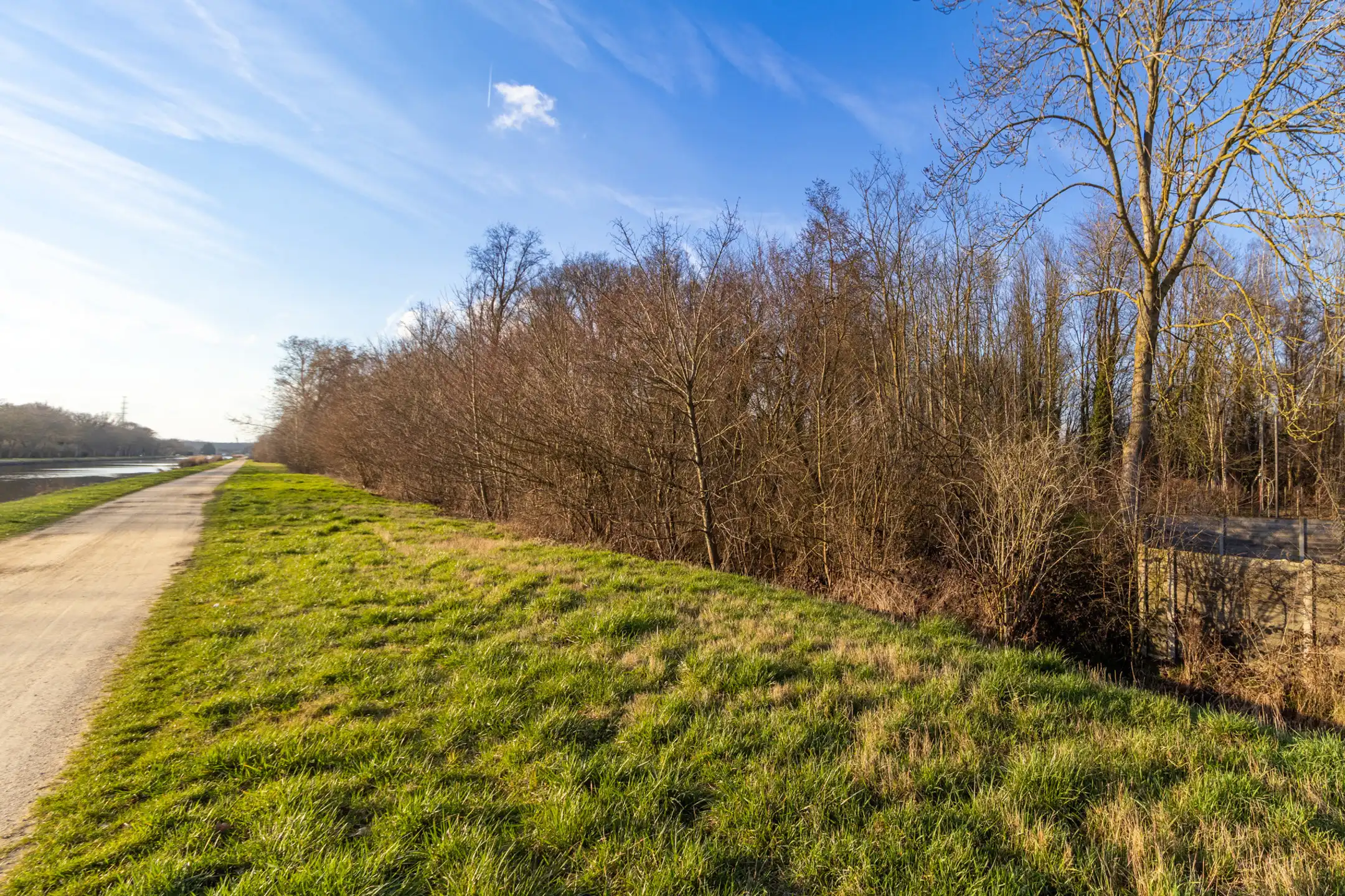 Grond te koop foto {{pictureIndex}}