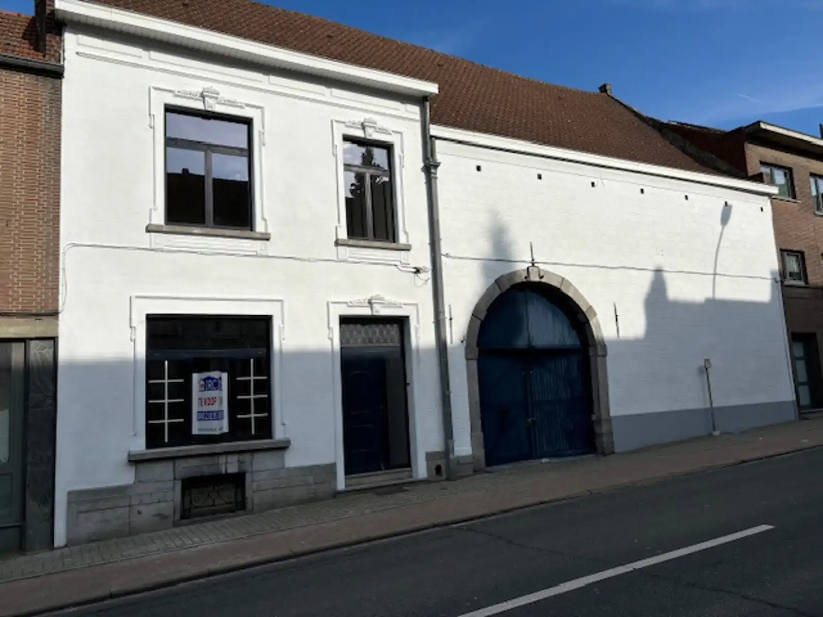 Hoofdfoto van de publicatie: Herenwoning met inrijpoort te Tienen