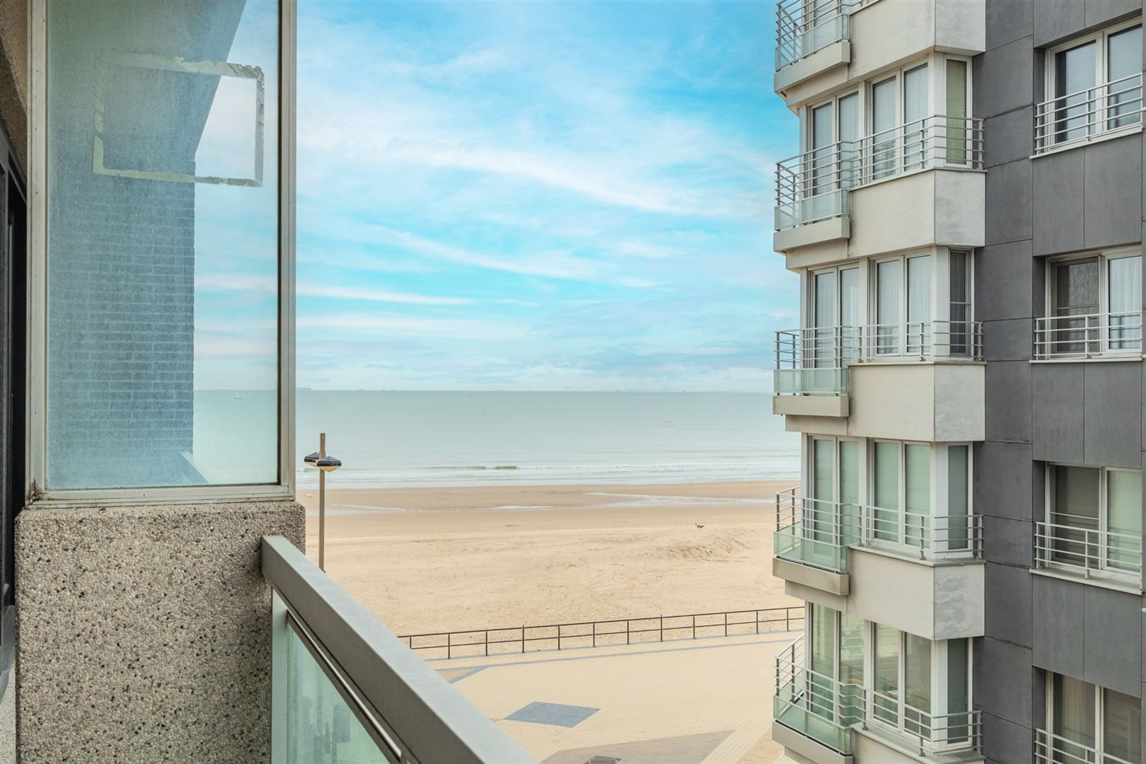 verzorgd appartement met lateraal zeezicht in residentie Falcon foto 5