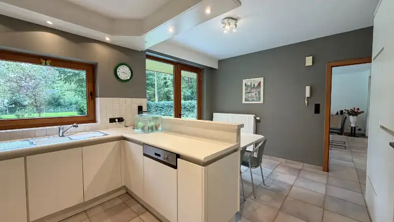 Instapklare moderne villa van 310m² op 19 are met mooie tuin foto 31