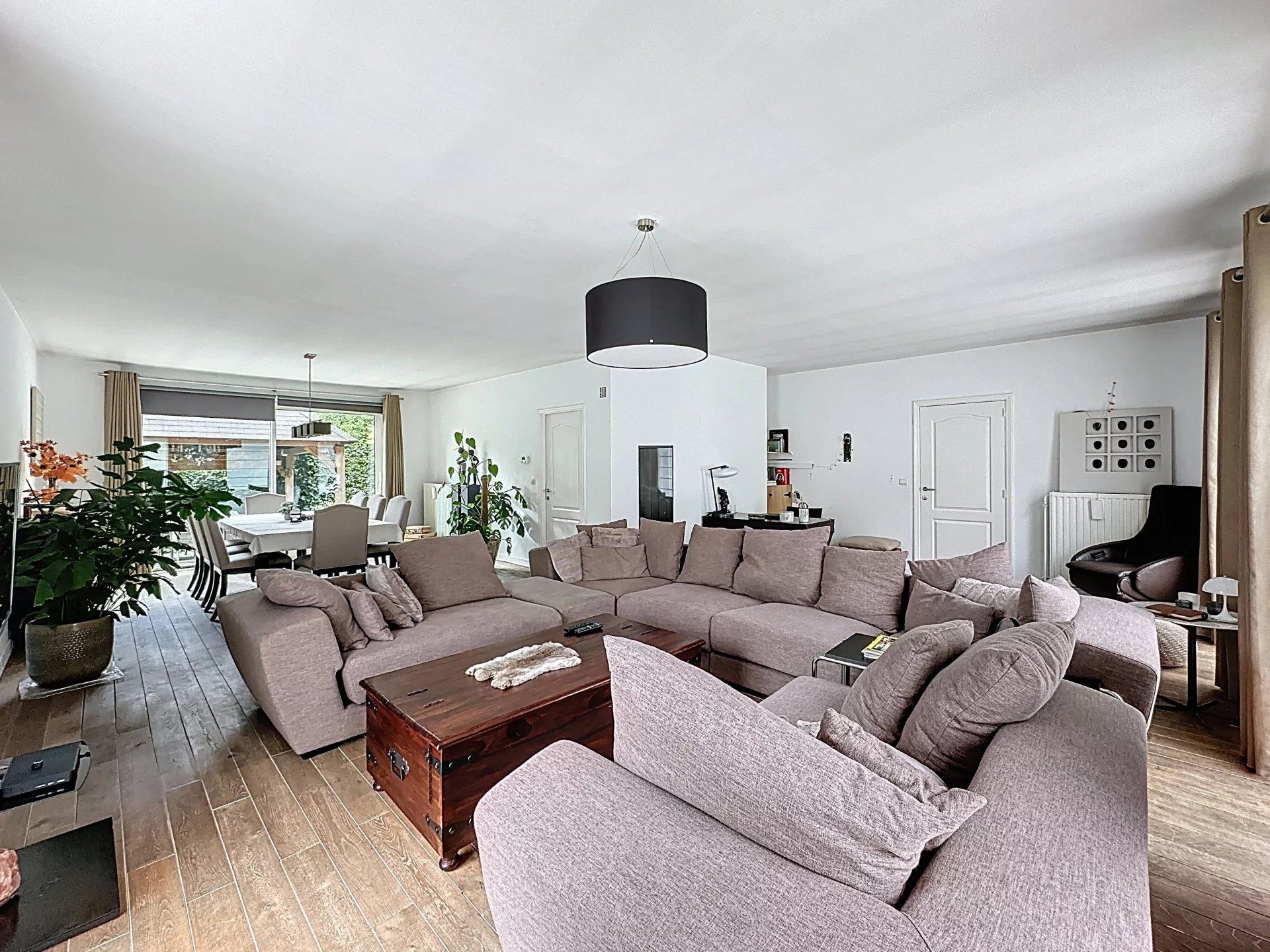 Laagbouwwoning met 3 slaapkamers nabij het centrum eventueel gemeubeld te huur foto 7