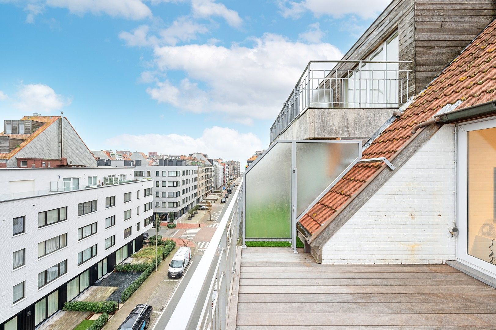 Volledig gerenoveerde penthouse op enkele passen van de zee en de winkels. foto 2