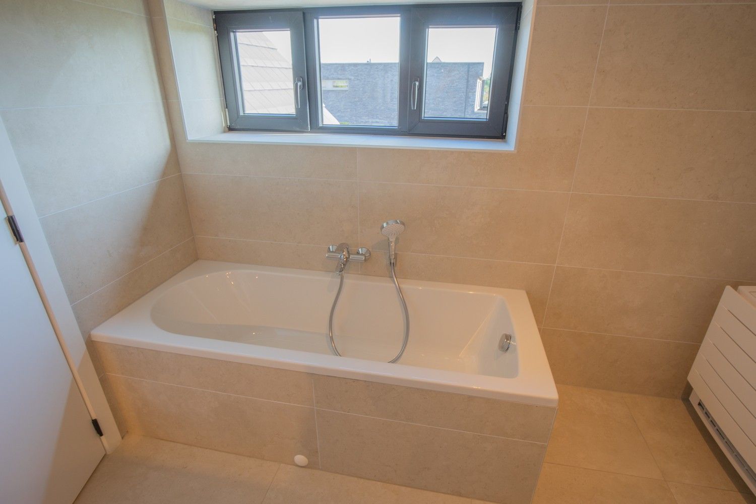 Exclusieve vernieuwbouwvilla met 5 slaapkamers en ruime tuin in Ramsel foto 17
