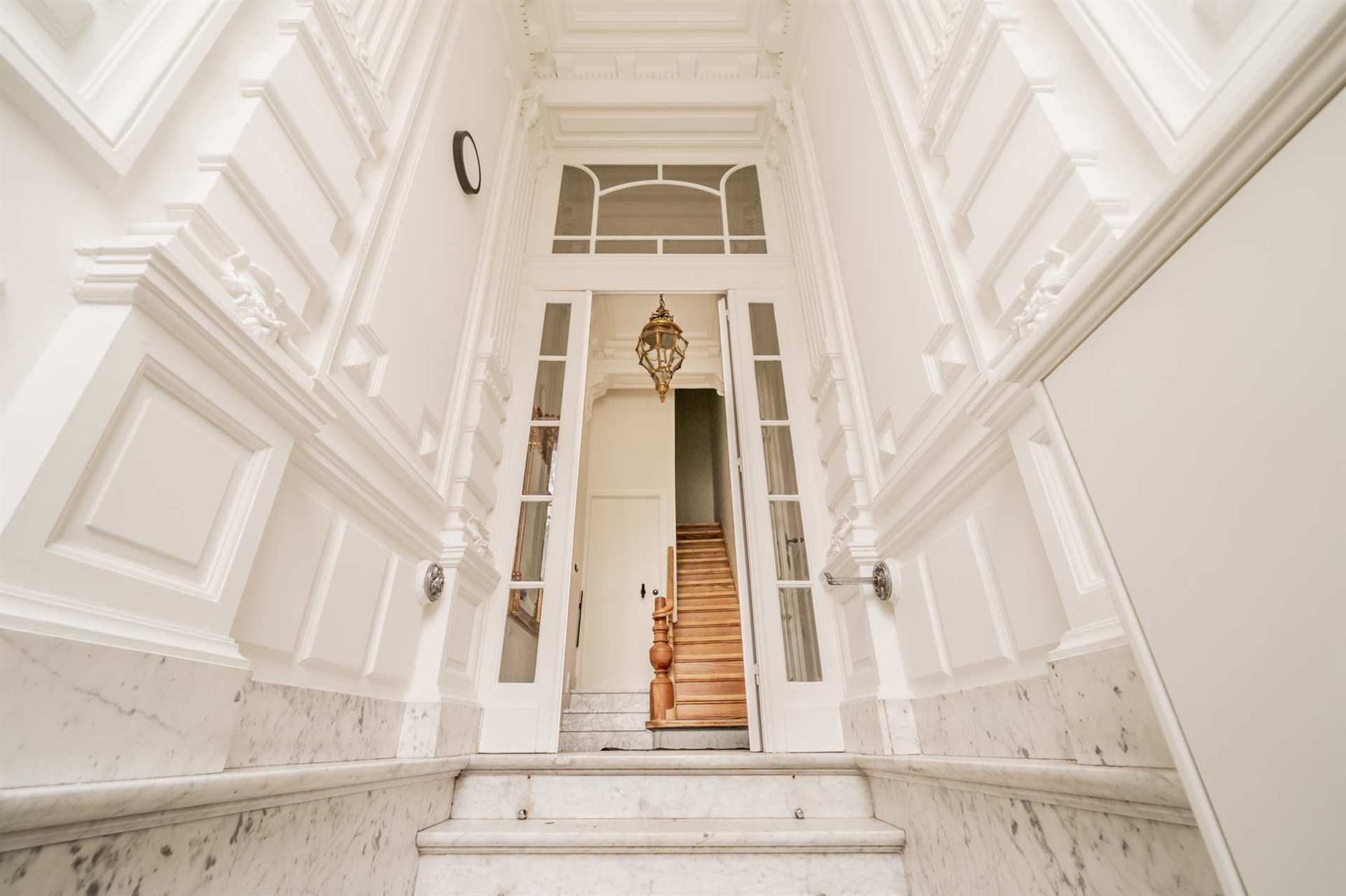 Volledig gerenoveerd 2 slaapkamer app te Antwerpen-Zuid foto 2