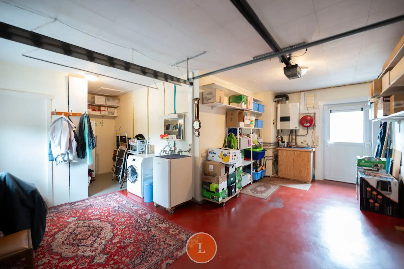 Te koop bungalow met 4 slaapkamers en ruime garage in rustige buurt foto 19