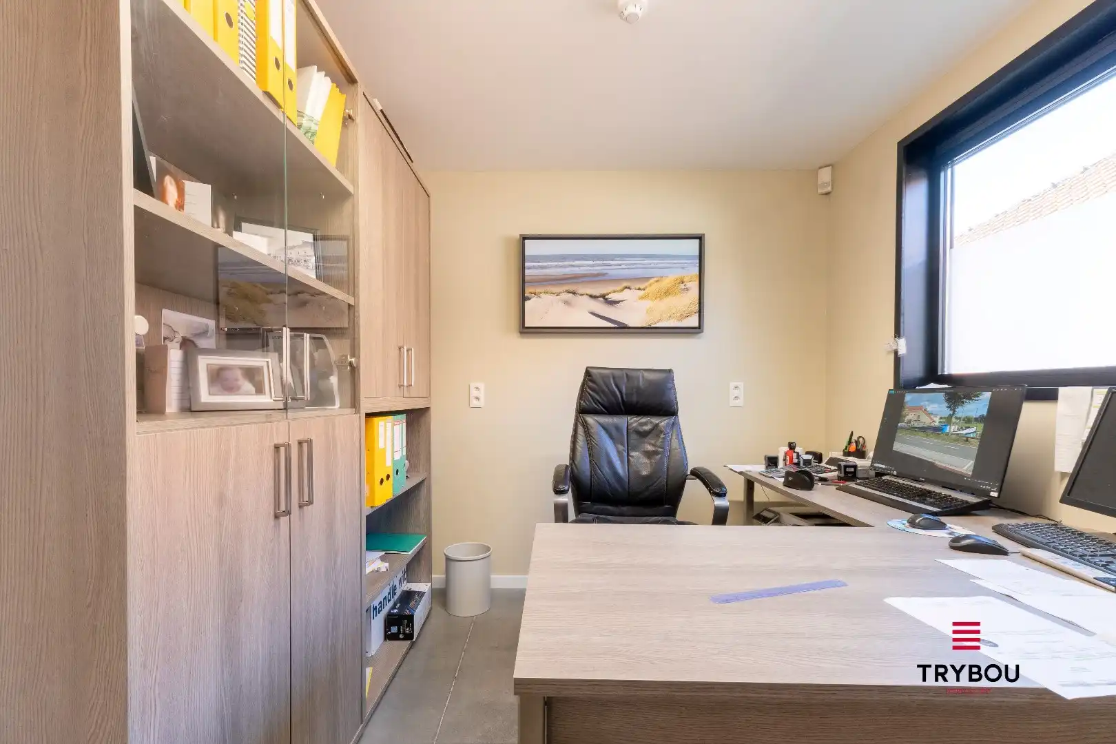 Commercieel pand met woonmogelijkheden op uitstekende ligging foto 18