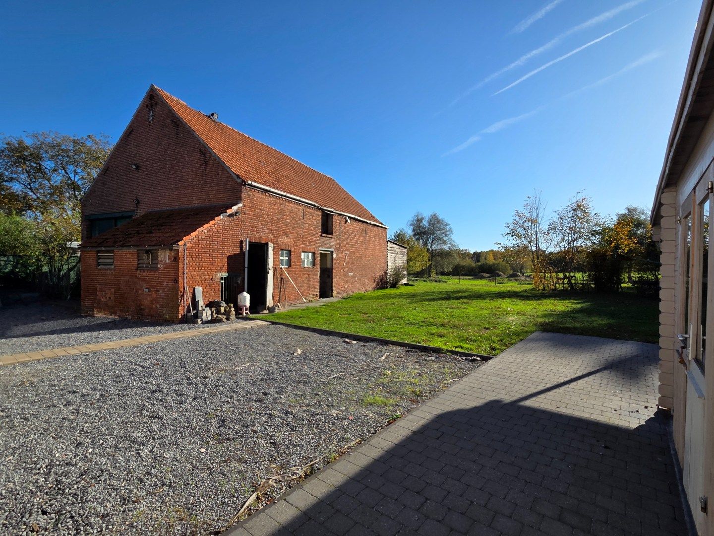 Woning met 3 slpks, schuur met 3 stallen en weiland op 2.288 m² nabij Geel-centrum ! foto 24