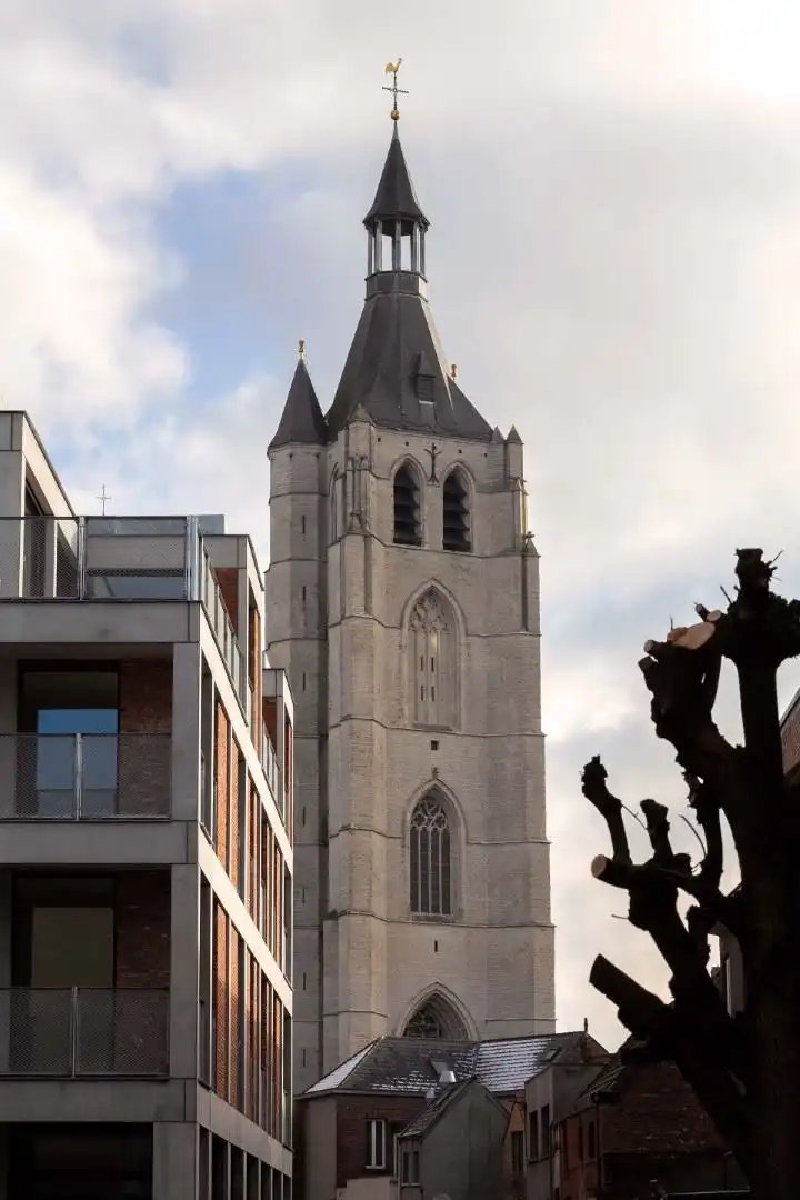 LAATSTE NIEUWBOUW COMMERCIËLE UNITS IN HET HIPPE PORTIER 51 foto 12