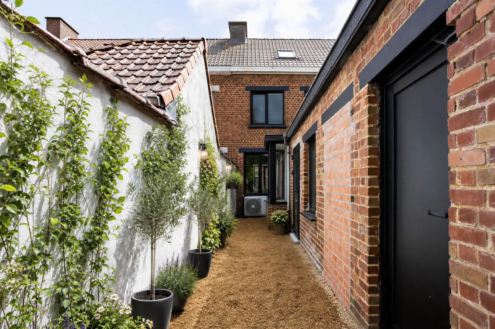 Een vernieuwd huis met 3 slaapkamers en garage foto 28